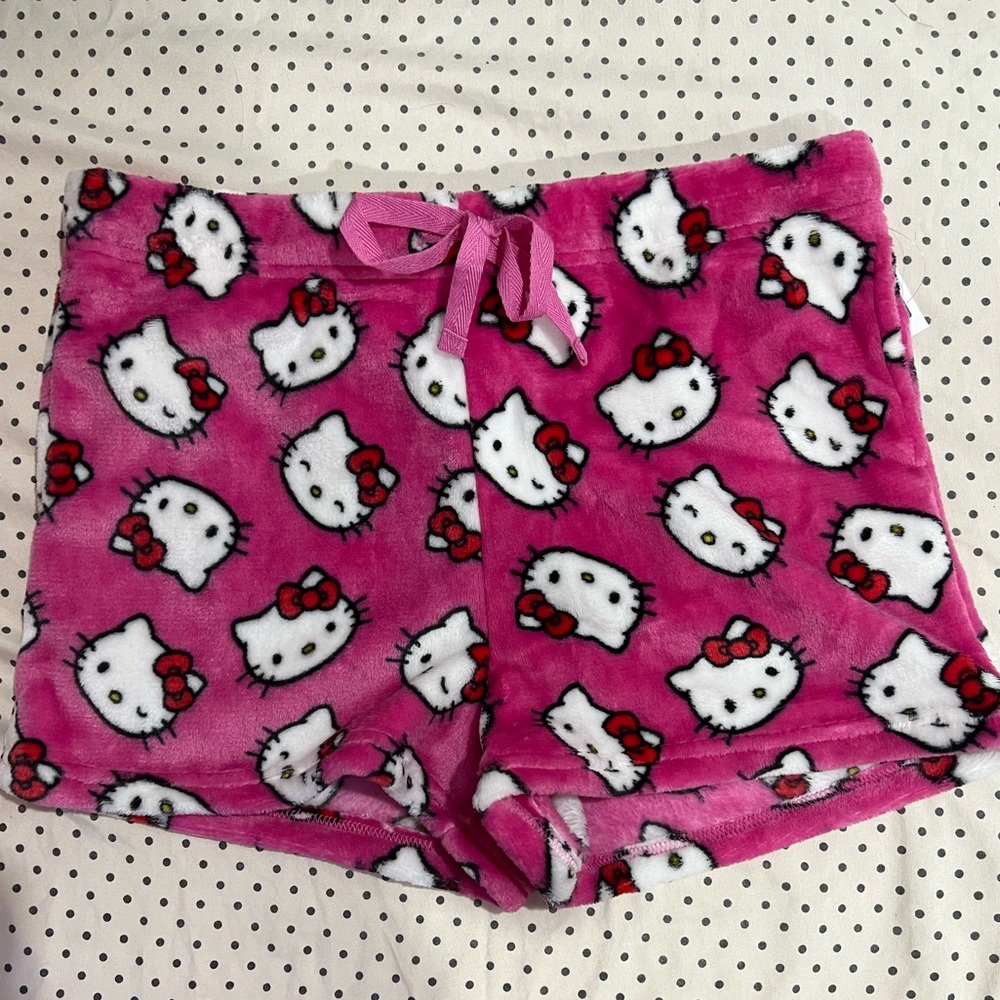 hello kitty pajama shorts in pink